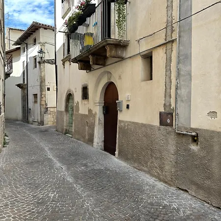 M&c Vicolo Stretto Apartment