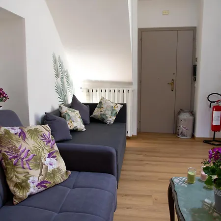 M&c Vicolo Stretto Apartment