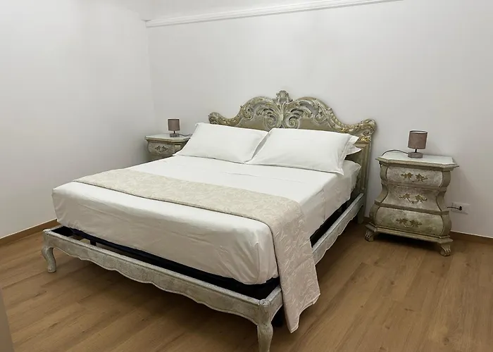 M&c Vicolo Stretto סולמונה