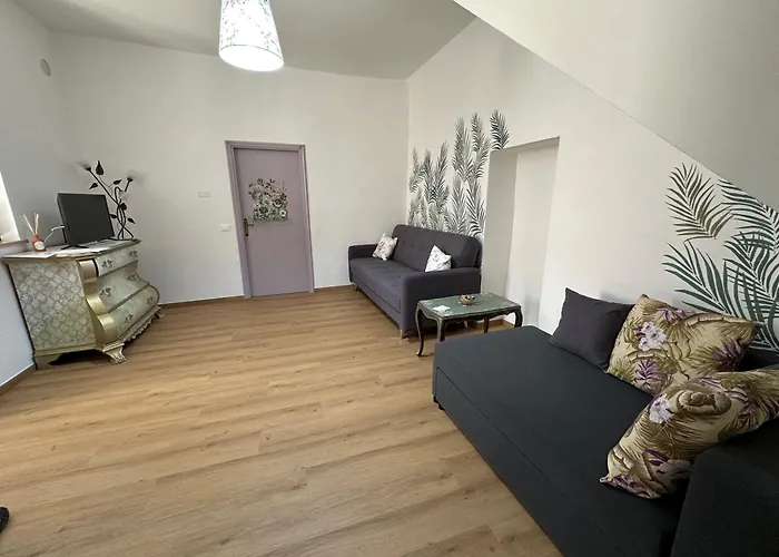 M&c Vicolo Stretto * סולמונה