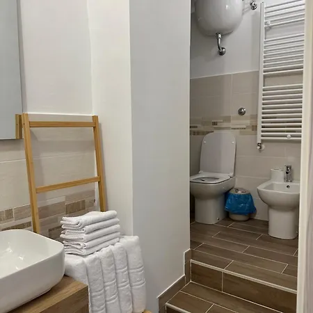 M&c Vicolo Stretto * 술모나