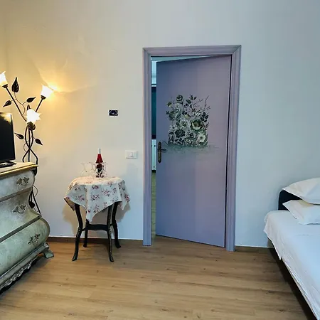 M&c Vicolo Stretto *